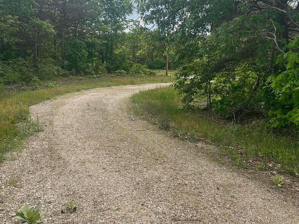 2nd image of 8796 Country Rd