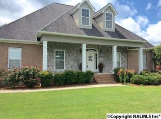 51 Bent Brook Dr, Albertville, AL 35951