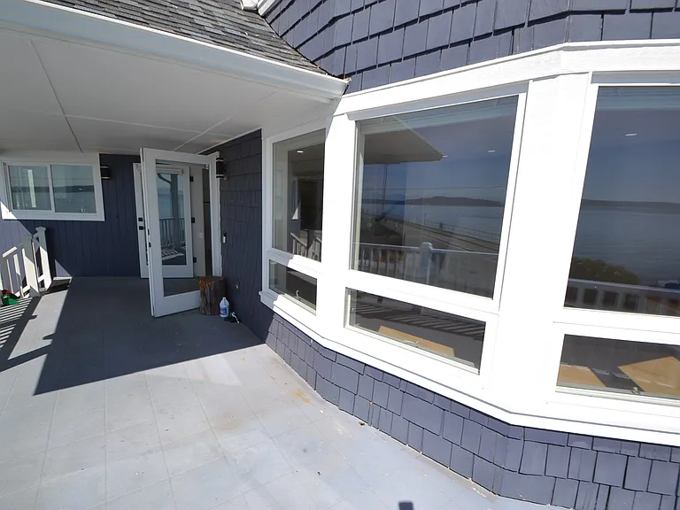 3504 Beach Dr SW — Photo 5