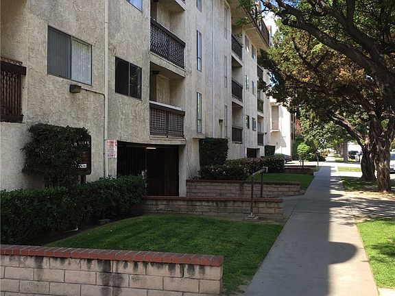 2nd image of 570 W Stocker St Unit 102