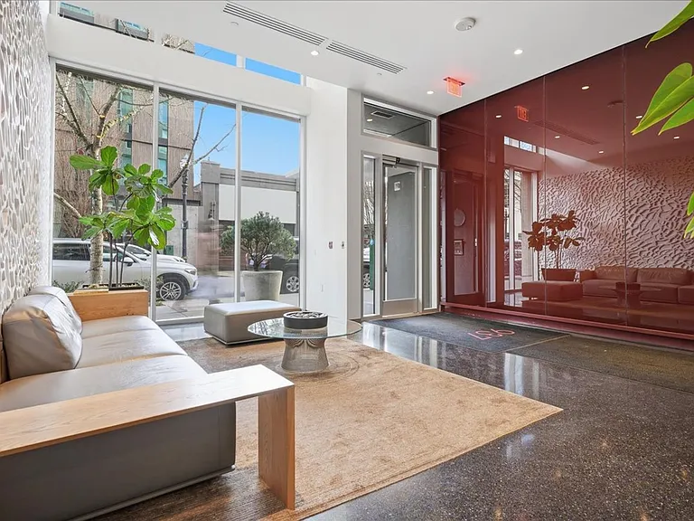 937 NW Glisan St #435 — Photo 31
