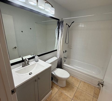 4th image of 140 Uwapo Rd APT 7-203