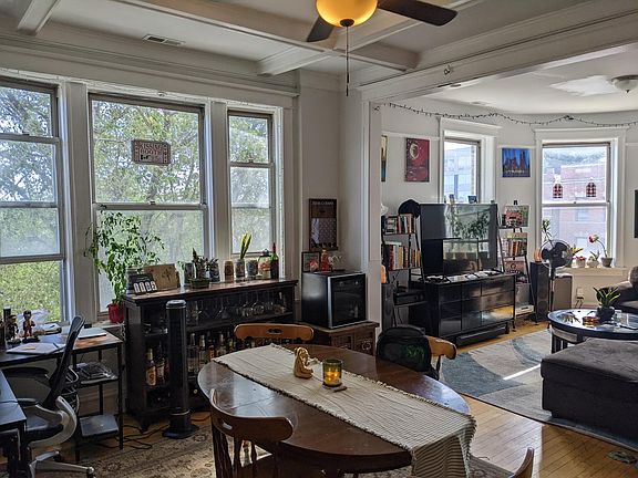 4th image of 2834 W Fullerton Ave #3