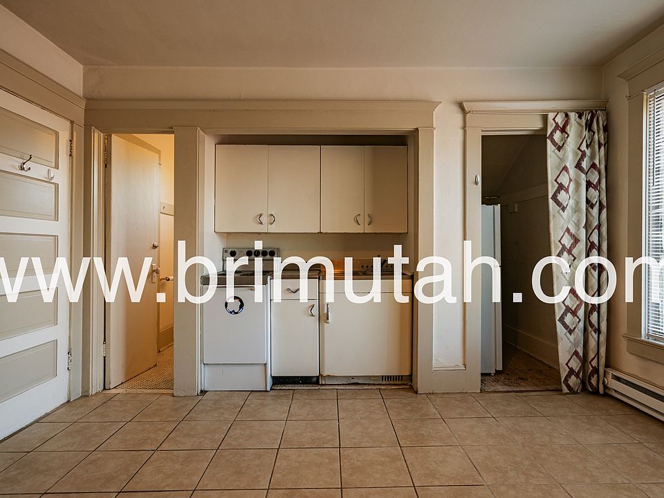 1st image of 305 S Douglas St #6