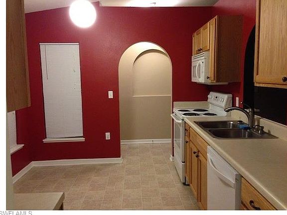 5th image of 1218 NE 5th Ave