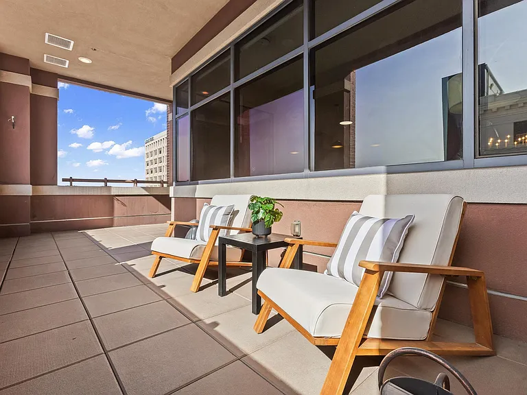 1112 W Main St #406 — Photo 21