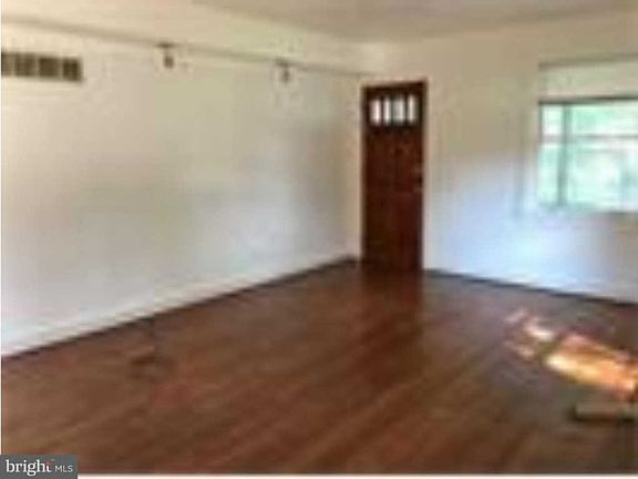5th image of 241 Blackwood Ave