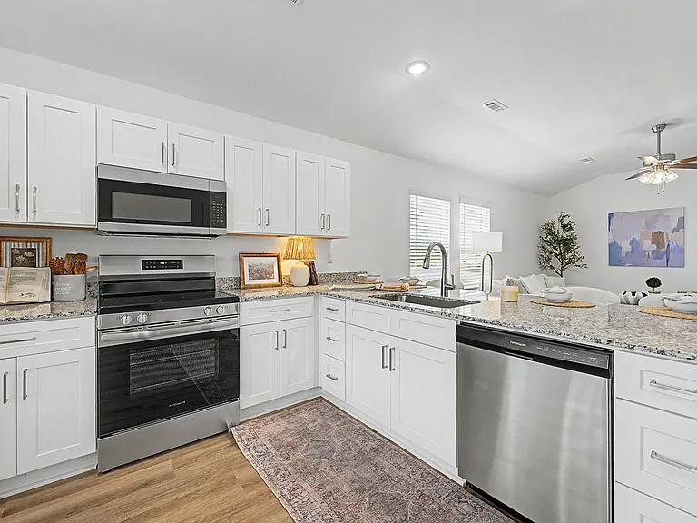 802 W Meason Ave — Photo 1