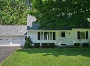 25 Sequoia Dr, Rochester, NY 14624