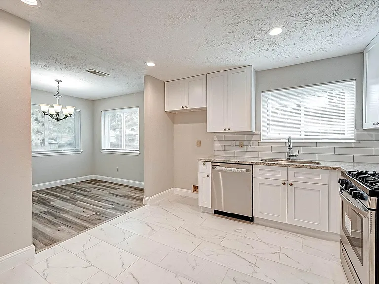 6802 Glenray Dr — Photo 18