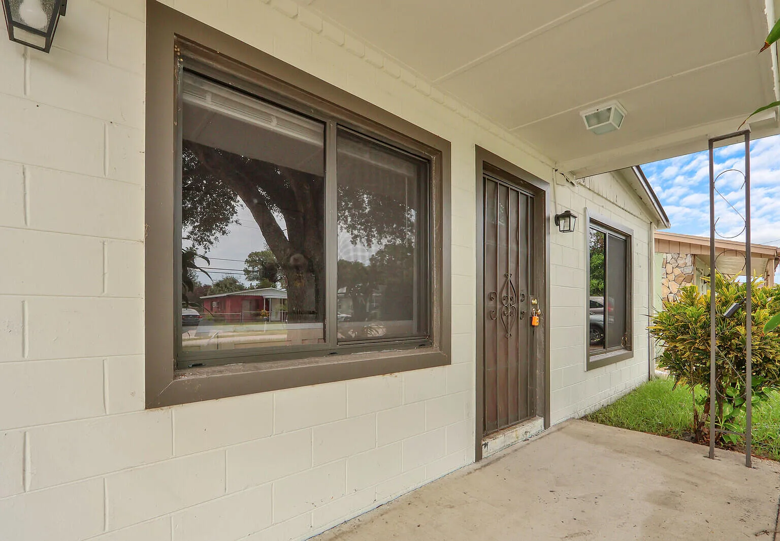 4 bed, 2.0 bath, 1768 sqft, $3,700 — Photo 2