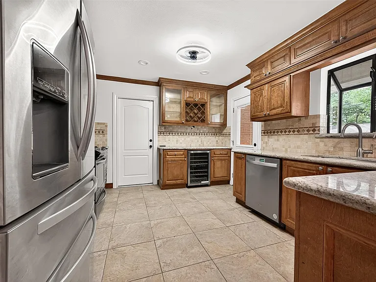 5422 Hummingbird St — Photo 5
