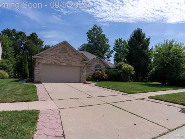50576 Commons Dr, Macomb, MI 48042