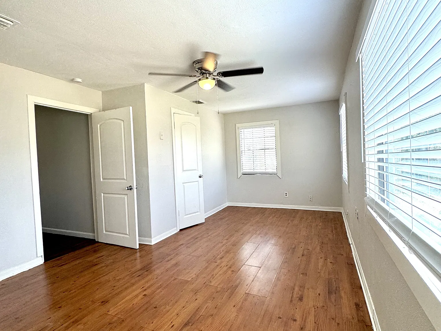4628 South Crockett Street - 1 — Photo 3