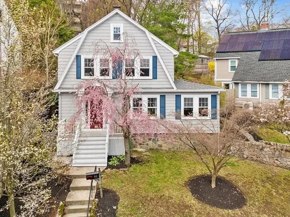 98 W Border Rd, Malden, MA 02148