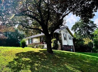 606 W Hemlock St, La Follette, TN 37766