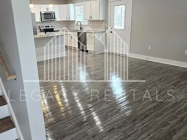 1112 Race St — Photo 2