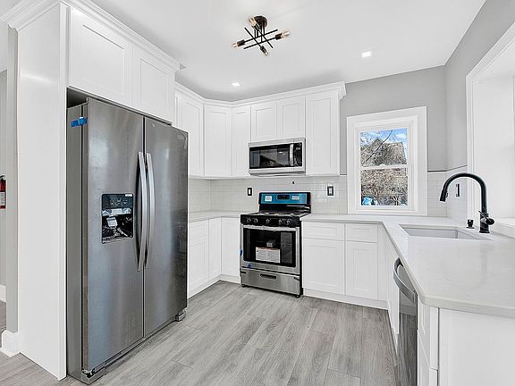 3rd image of 104-17 199th St