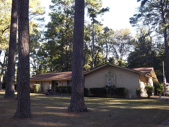 4th image of 1260 Roberts St