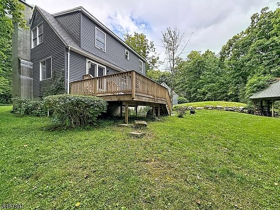 3rd image of 92 Ridge Rd