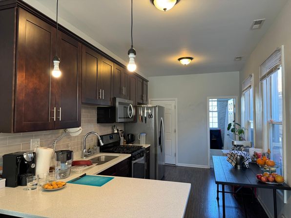 1736 W Melrose St #3