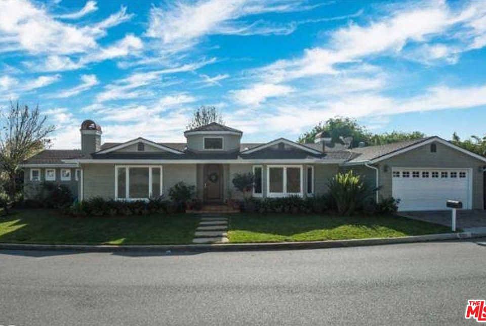 1st image of 1201 Las Lomas Ave