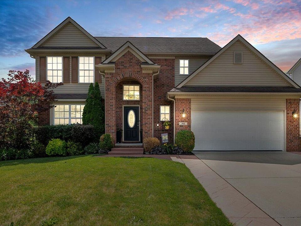 1st image of 760 Pembroke Dr