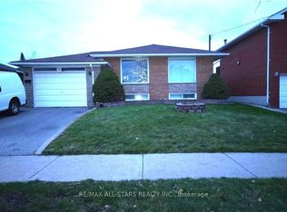 30 Doerr Rd #E09, Toronto, ON M1P 3A1