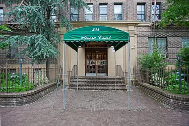 Sold by Avenue Sotheby's International Realty