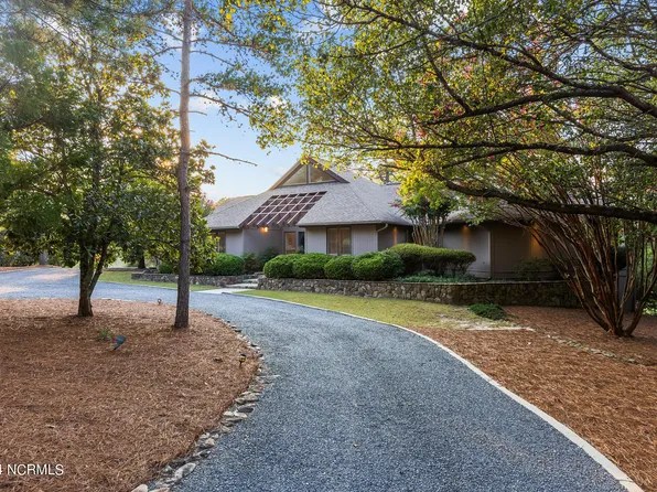 18 Lochdon Court, Pinehurst, NC 28374