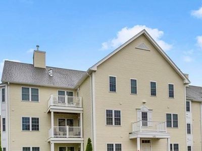 40 Saw Mill Dr #201, North Kingstown, RI, 02852