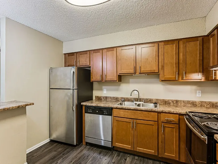 Ashford Place Apartments — Photo 70