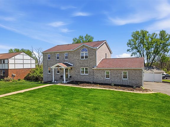 3rd image of 100 Walnut Dr
