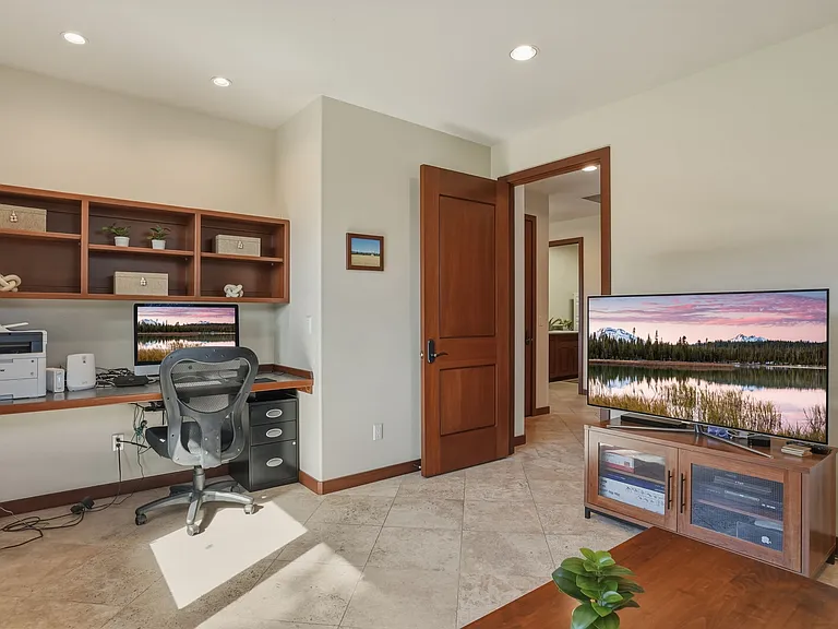 26 NW Shasta Pl — Photo 34