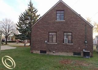 4th image of 620 Highland Ave