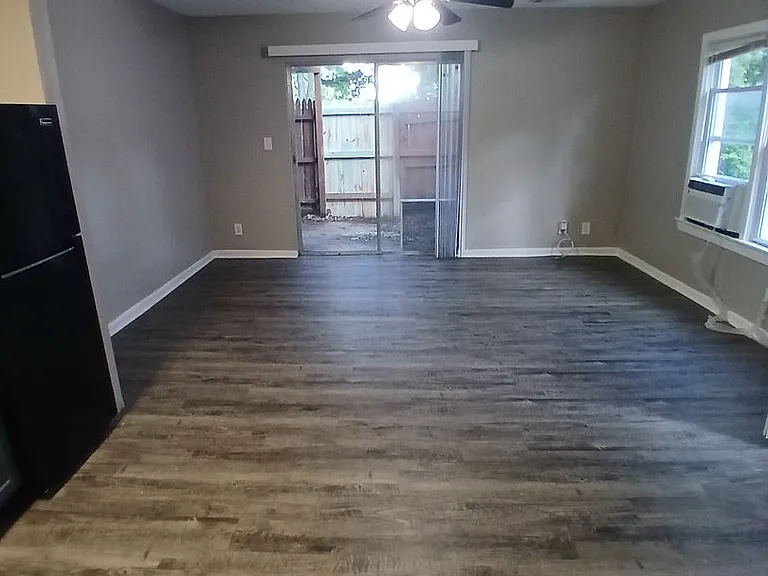 8828 N. Main — Photo 21