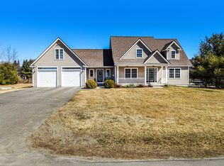 77 Robin Ct, Skowhegan, ME 04976