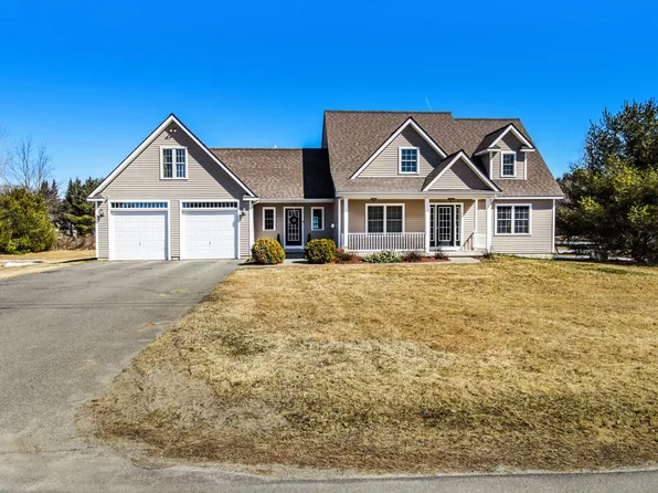 77 Robin Court, Skowhegan, ME 04976