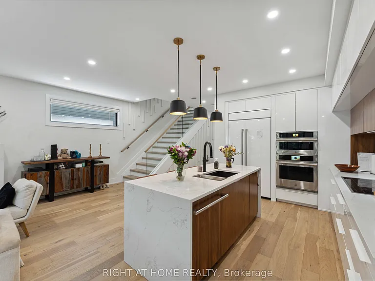 187 Carleton Ave — Photo 16
