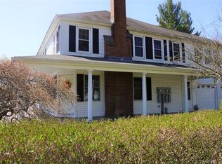 14 Elizabeth St APT 1, Branford, CT 06405