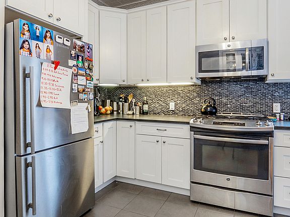 4th image of 415 Union St #1