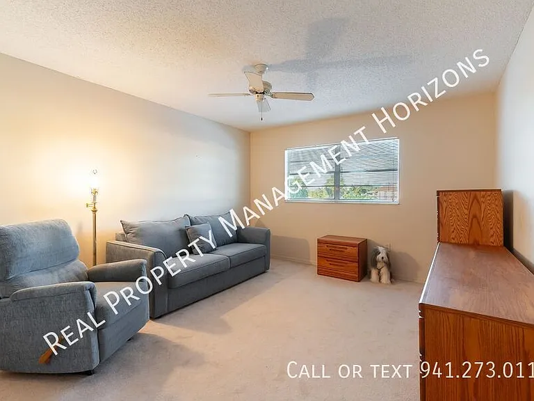 4813 Independence Dr — Photo 11