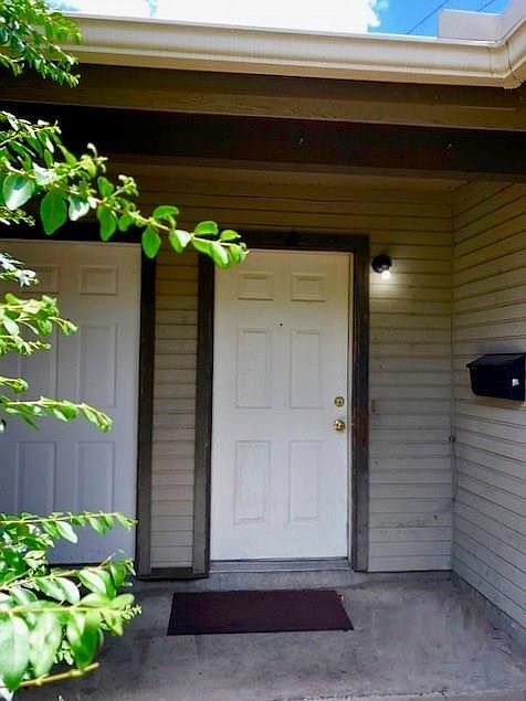 1st image of 2118 Gaston Place Dr #B
