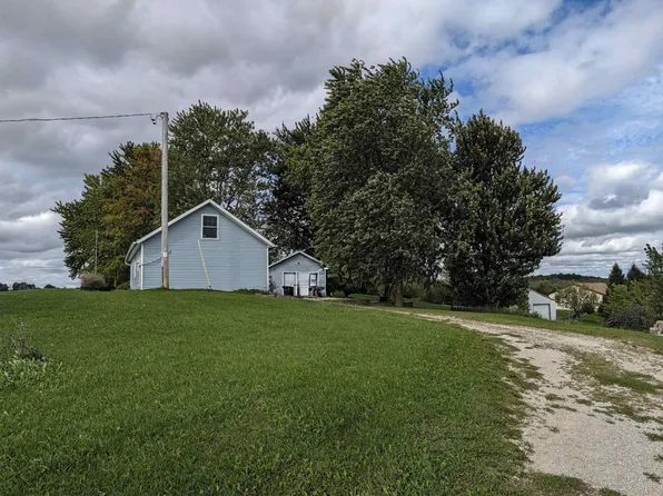 W1372 County Road Hh, New Holstein, WI 53061