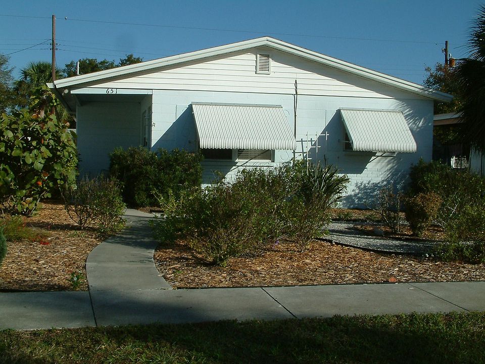 1st image of 651 71st Ave N