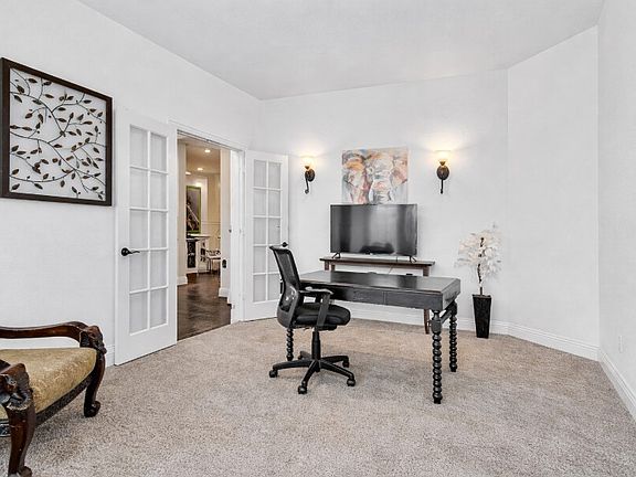 3rd image of 2116 Victoria Ln