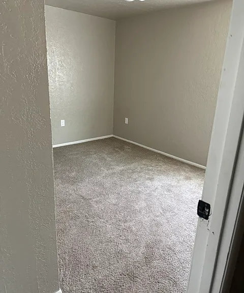 401 Saturn St — Photo 6