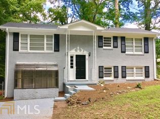 423 Stonewood Dr, Stone Mountain, GA 30087