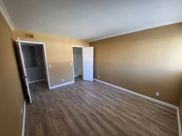 121 Sinclair Ave — Photo 16