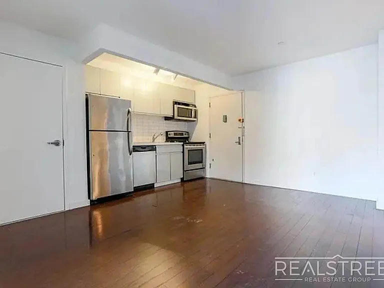 286 Stanhope St #3D — Photo 2